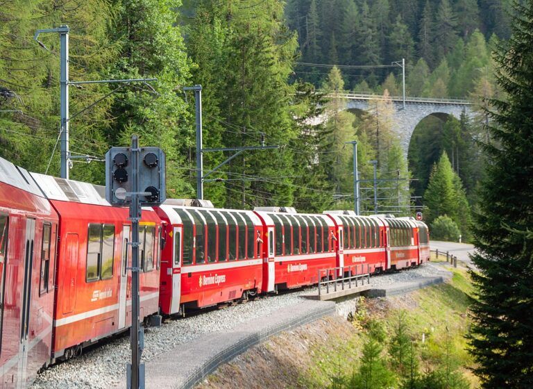 Top 10 Scenic Train Rides In The World
