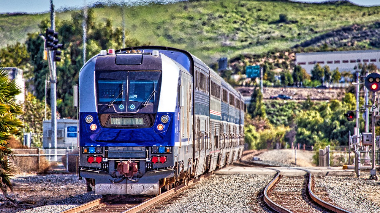 amtrak pacific surfliner train