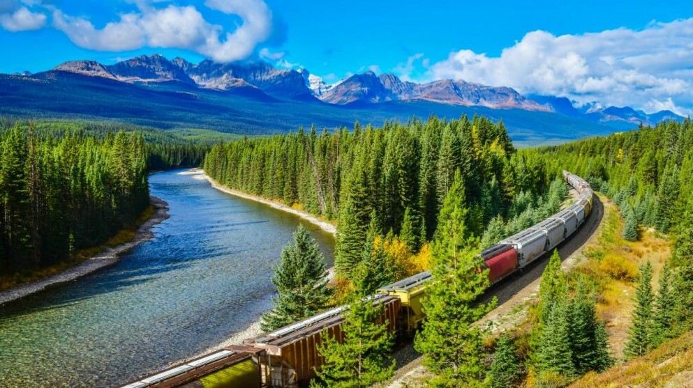 rocky mountaineer train ride